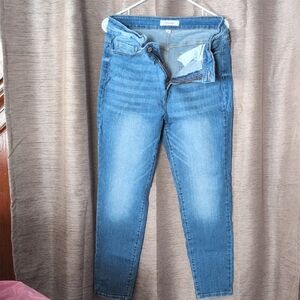 Trendy Women's Denim Skinny Jeans